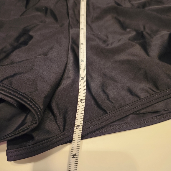 🌈Women’s Black Athletic Shorts - Lightweight Performance - Picture 5 of 9